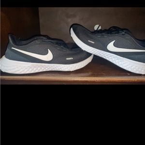 Womens Nike shoes 6.5